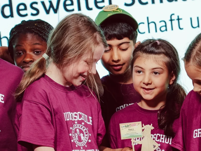 m&p: public relations